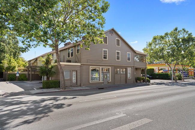 241 El Camino Real, Menlo Park, CA à vendre - Photo de l’immeuble – Image 2 sur 92