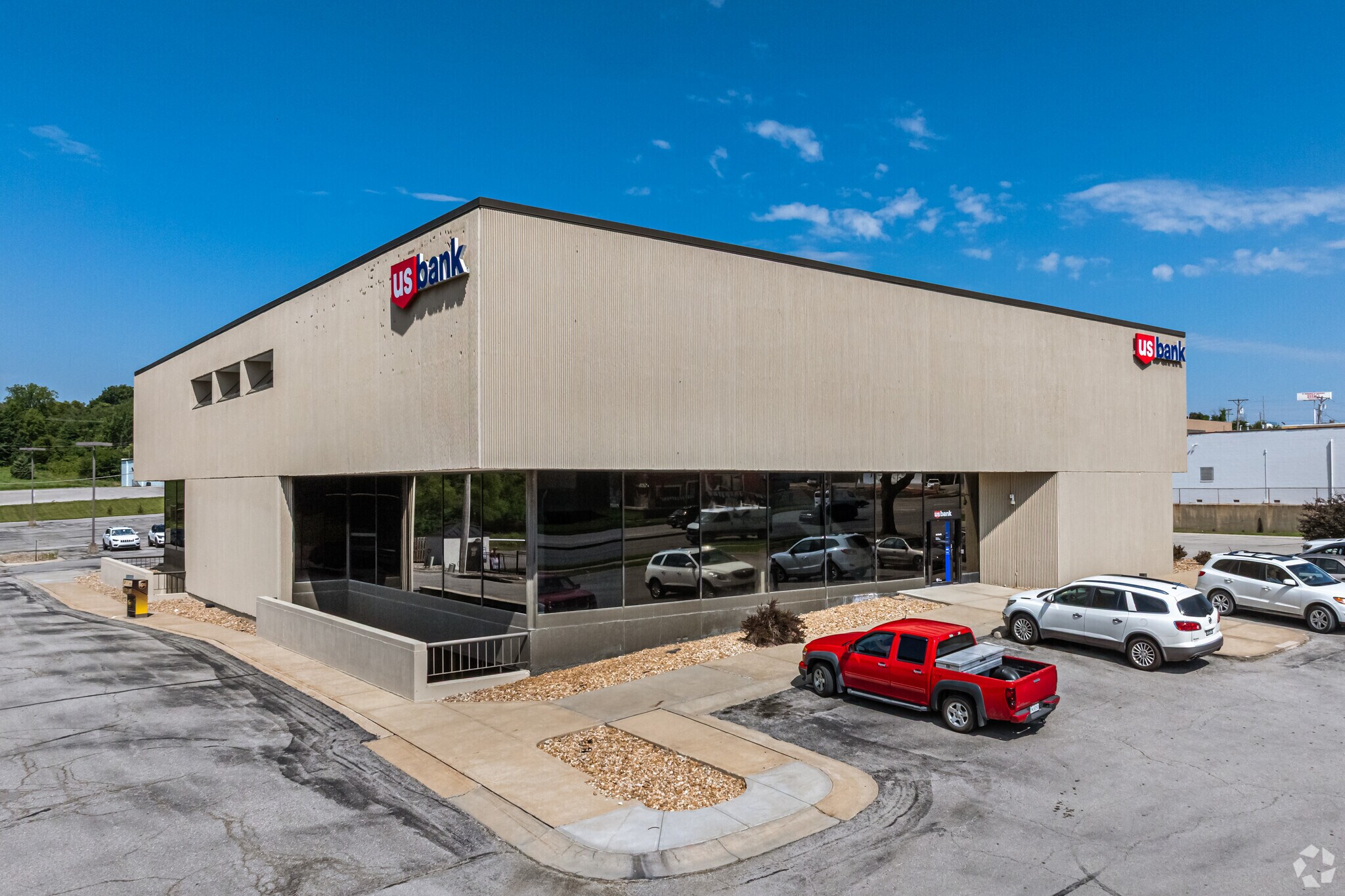 3640 S Noland Rd, Independence, MO à vendre Photo principale– Image 1 sur 5