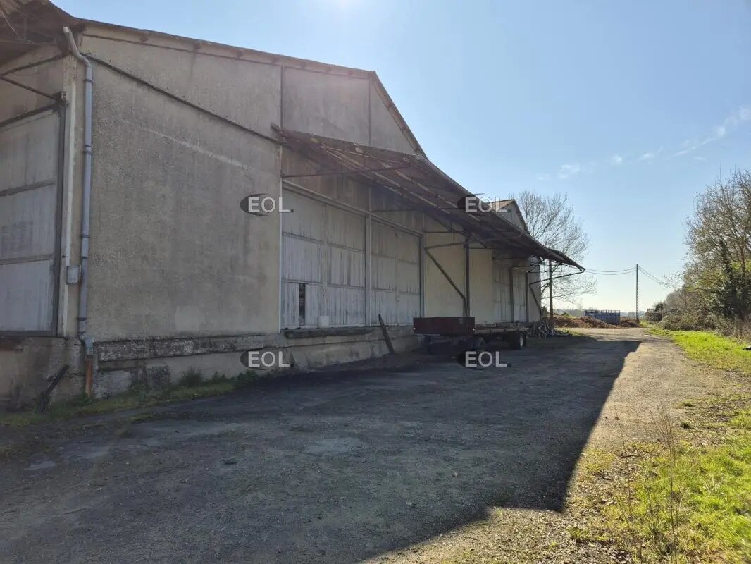 Industriel/Logistique dans Écouflant à vendre Photo de l’immeuble– Image 1 sur 5
