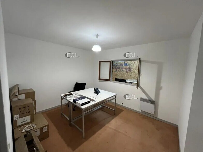 Local d’activités dans Épône à louer - Photo intérieure – Image 2 sur 9