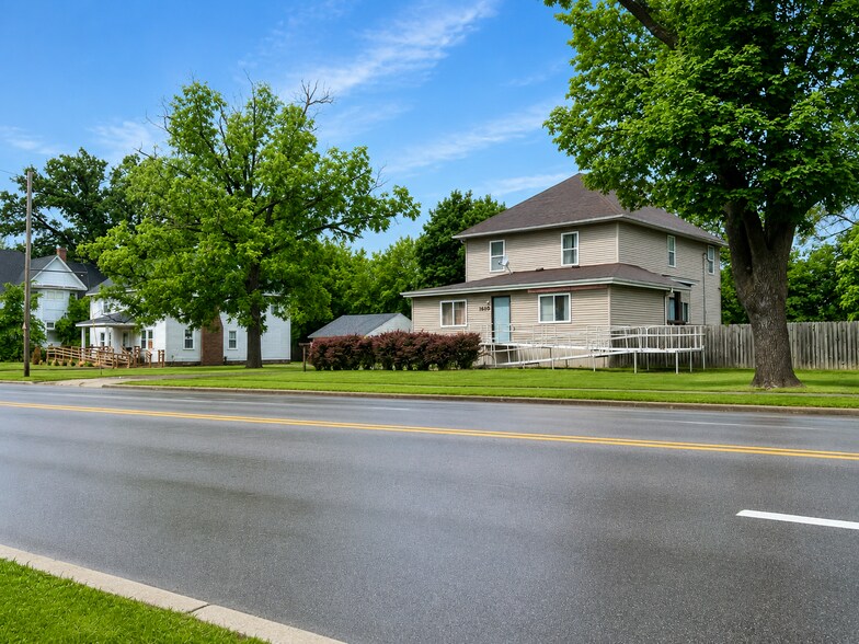 1610 Gratiot Ave, Saginaw, MI à vendre - Photo principale – Image 3 sur 3