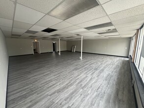 35-101 E Fullerton Ave, Addison, IL à louer Photo intérieure– Image 2 sur 9