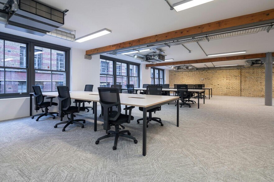 8 Shepherdess Walk, Londres à louer - Photo de l’immeuble – Image 1 sur 13