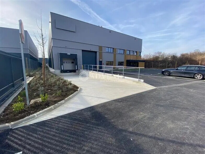 Industriel/Logistique dans Vaires-sur-Marne à louer - Photo de l’immeuble – Image 2 sur 12