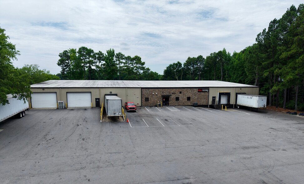 1413 Transport Dr, Raleigh, NC à louer - Photo principale – Image 1 sur 4