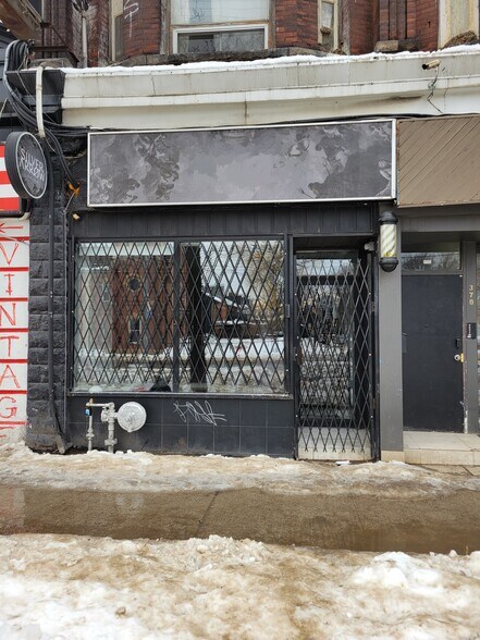 370 College St, Toronto, ON à louer - Photo de l’immeuble – Image 1 sur 8