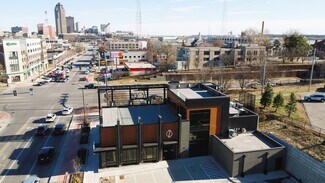 Plus de détails pour 2120 Ingersoll Ave, Des Moines, IA - Local commercial à vendre