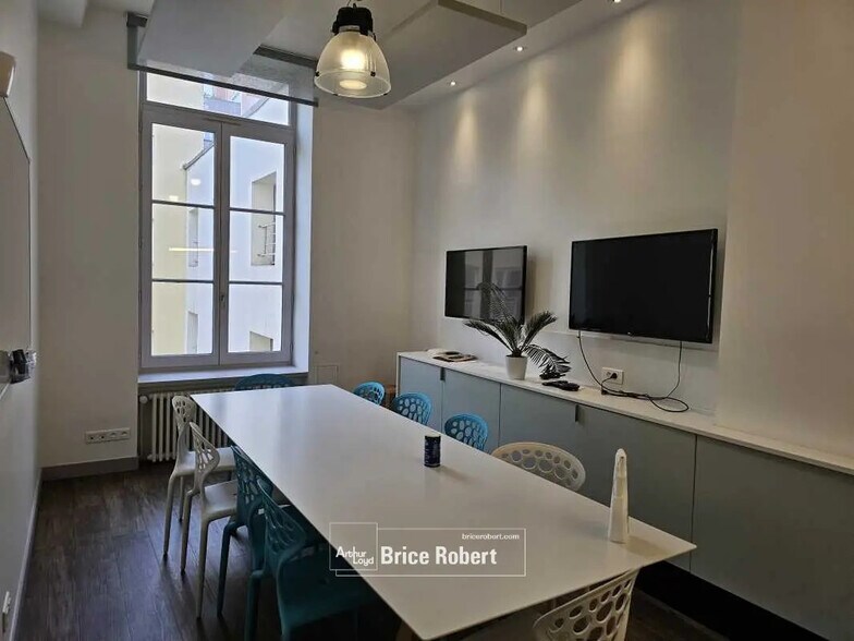 Bureau dans Lyon à louer - Photo de l’immeuble – Image 2 sur 6