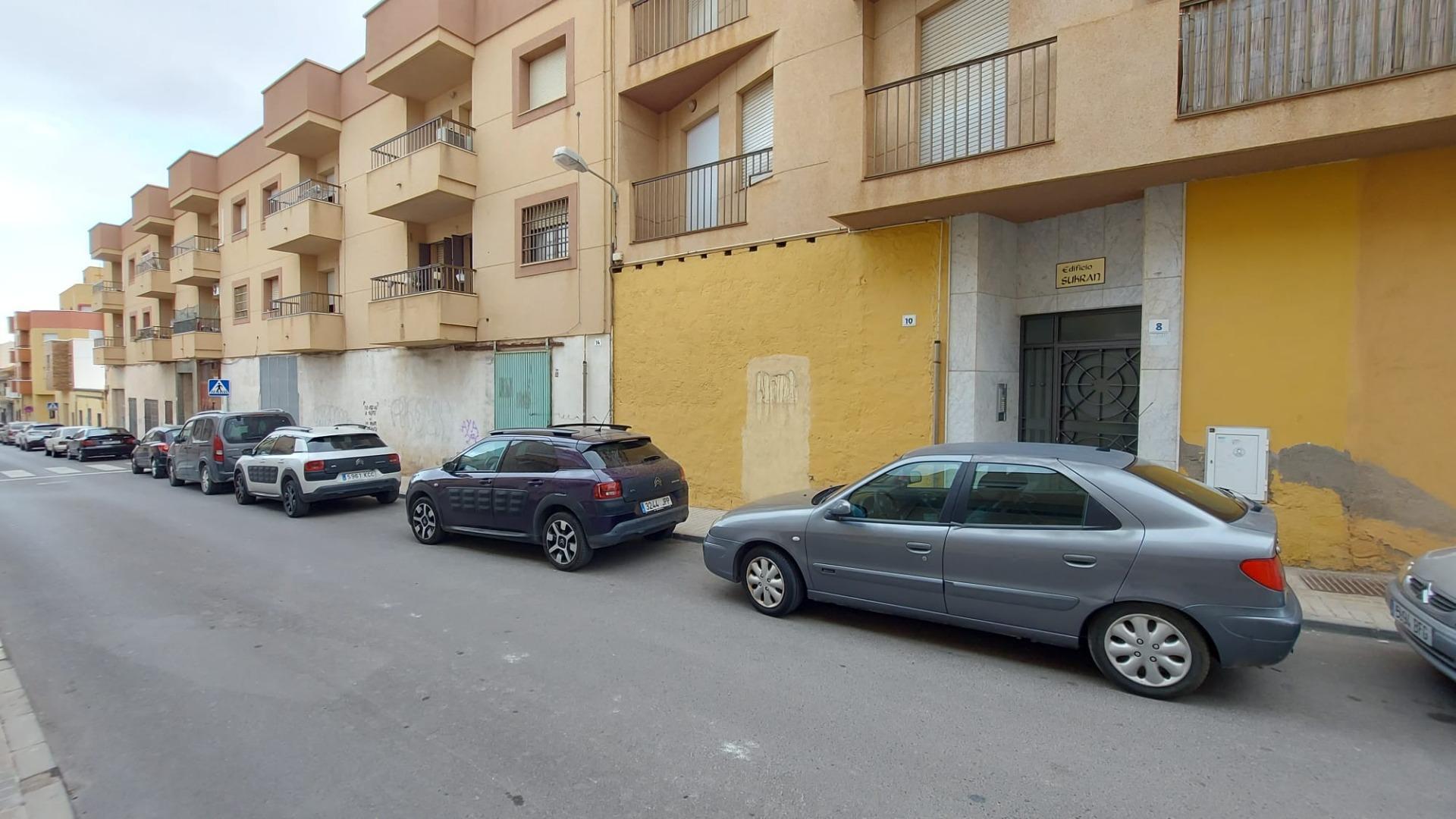 Local commercial dans El Ejido, Almería à vendre Photo de l’immeuble– Image 1 sur 12