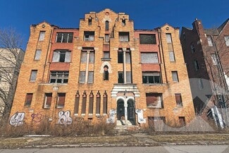 Plus de détails pour 70 Highland St, Highland Park, MI - Logement à vendre