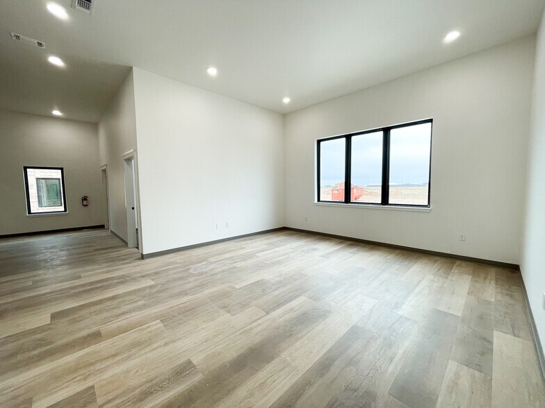 6905 Alcove Ave, Lubbock, TX à louer - Photo de l’immeuble – Image 3 sur 21