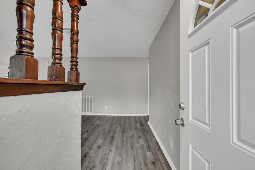 29806 Lazy Ln, Spring, TX à louer - Photo de l’immeuble – Image 3 sur 21