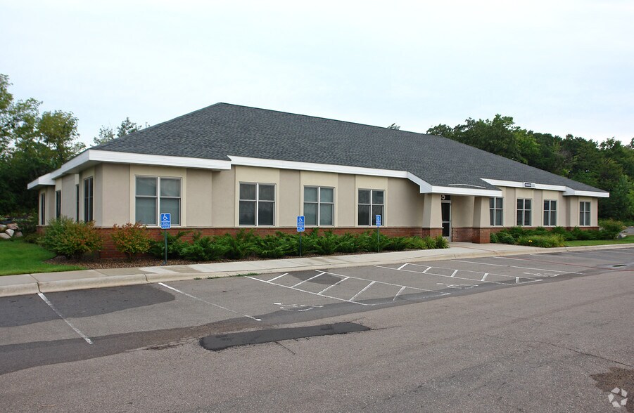 1585 Thomas Center Dr, Saint Paul, MN à louer - Photo principale – Image 1 sur 8