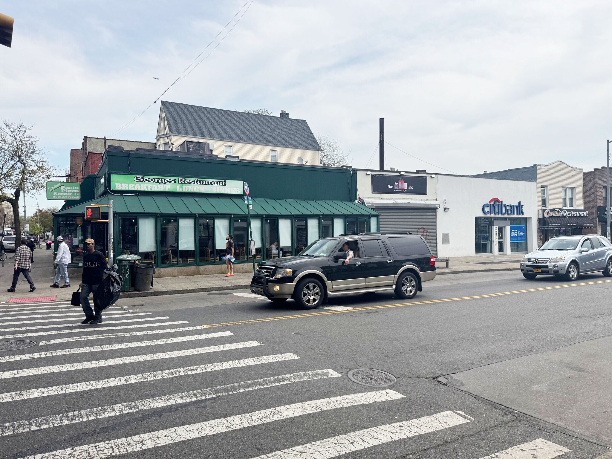 1772 Crosby Ave, Bronx, NY à louer Photo principale– Image 1 sur 5