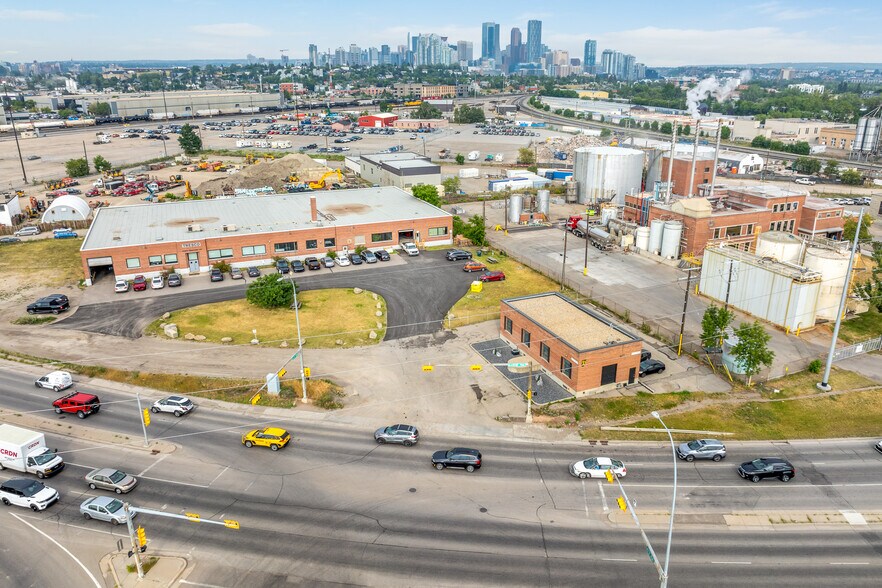 2225 15th St SE, Calgary, AB à vendre - Aérien – Image 2 sur 39