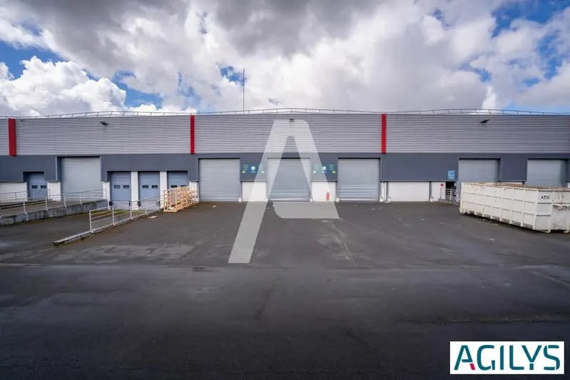 8-10 Avenue D'Oceanie, Les Ulis à louer - Photo de l’immeuble – Image 3 sur 10