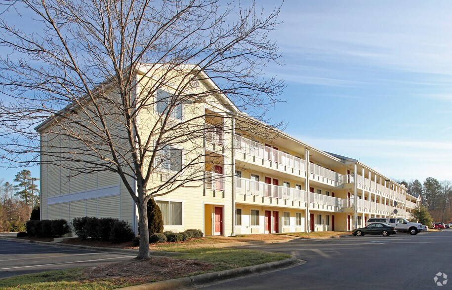5008 NC Highway 55, Durham, NC à vendre - Photo de l’immeuble – Image 2 sur 3