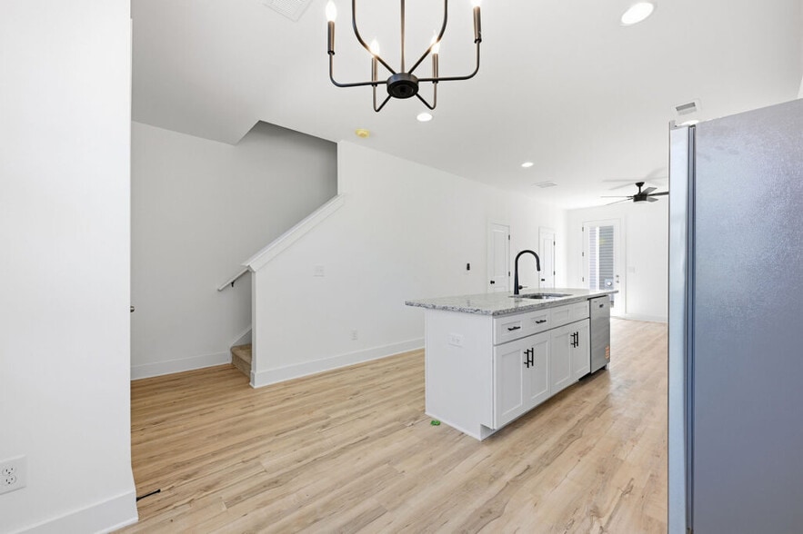5823 Tuckaseegee Rd, Charlotte, NC à vendre - Photo intérieure – Image 3 sur 5