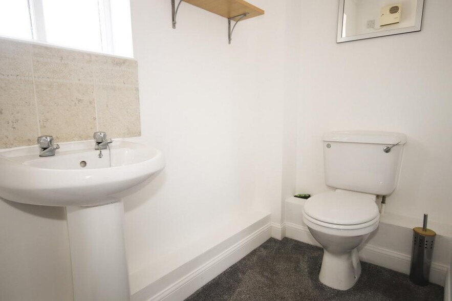 15 Colson Dr, Sittingbourne à louer - Photo de l’immeuble – Image 3 sur 12