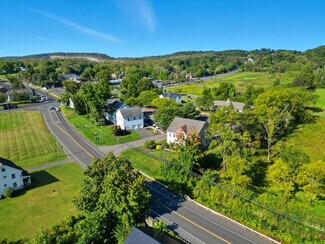 Plus de détails pour 5 Creamery Brk, East Granby, CT - Bureau à vendre