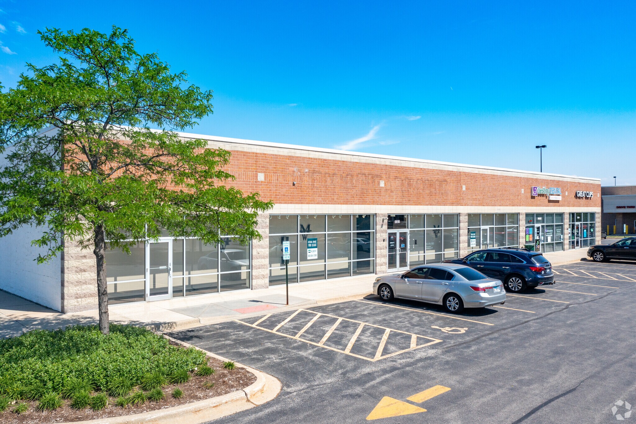 5606-5624 W Touhy Ave, Niles, IL à louer Photo de l’immeuble– Image 1 sur 5