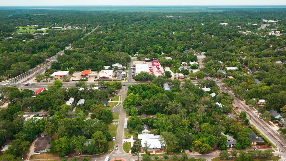 110 NE 10th St, Gainesville, FL à vendre - Vidéo sur l’annonce professionnelle – Image 2 sur 8