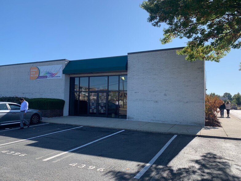 4382 Crain Hwy, White Plains, MD à louer - Photo de l’immeuble – Image 2 sur 2