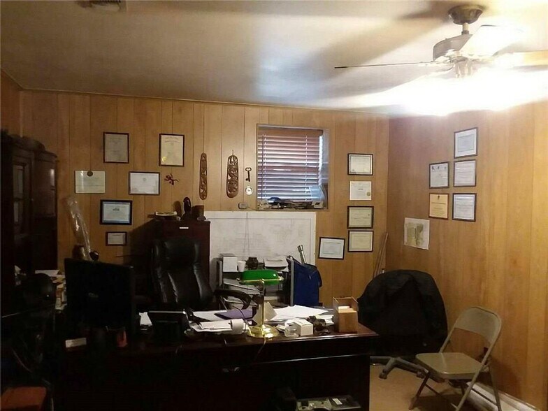 1819 S Chestnut St, Lampasas, TX à vendre - Photo de l’immeuble – Image 2 sur 7