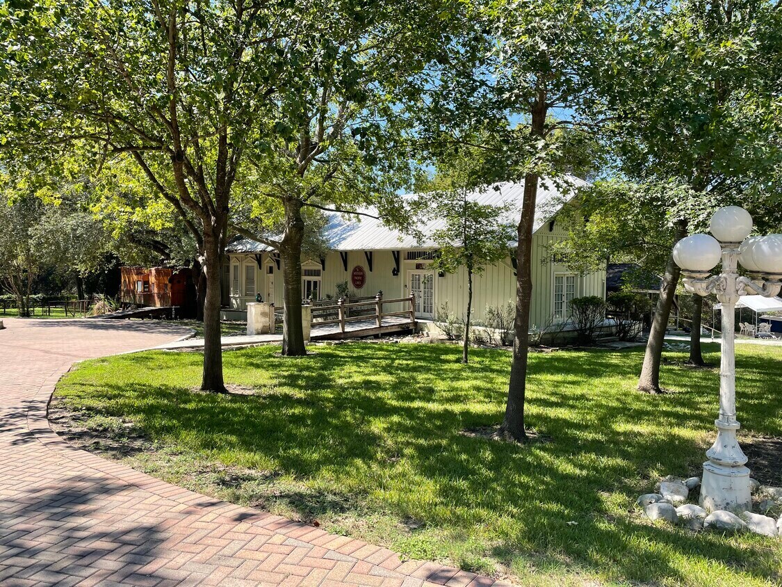 9385 Interstate 35 Frontage Rd, New Braunfels, TX à vendre Photo principale– Image 1 sur 12