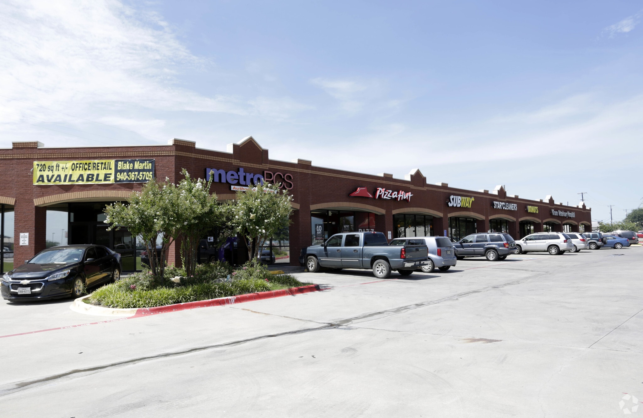 900 E McCart St, Krum, TX à louer Photo principale– Image 1 sur 9