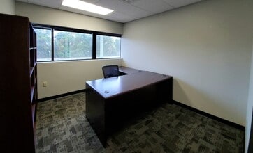 2701 W Busch Blvd, Tampa, FL à louer Photo intérieure– Image 1 sur 16