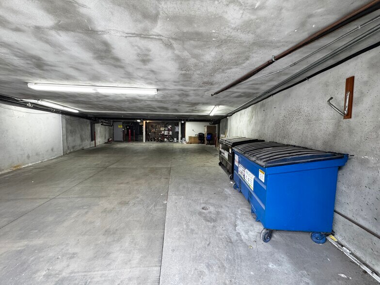 211 Windward Ave, Venice, CA à louer - Photo de l’immeuble – Image 3 sur 4