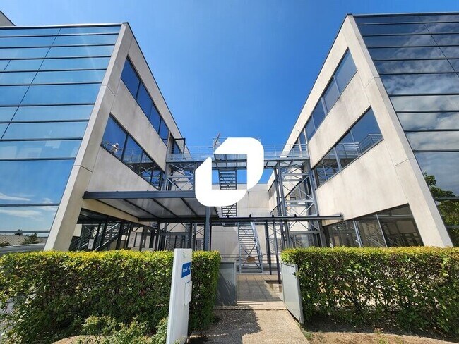 Plus de détails pour 2 Rue Charles Edouard Jeanneret, Poissy - Bureau à louer