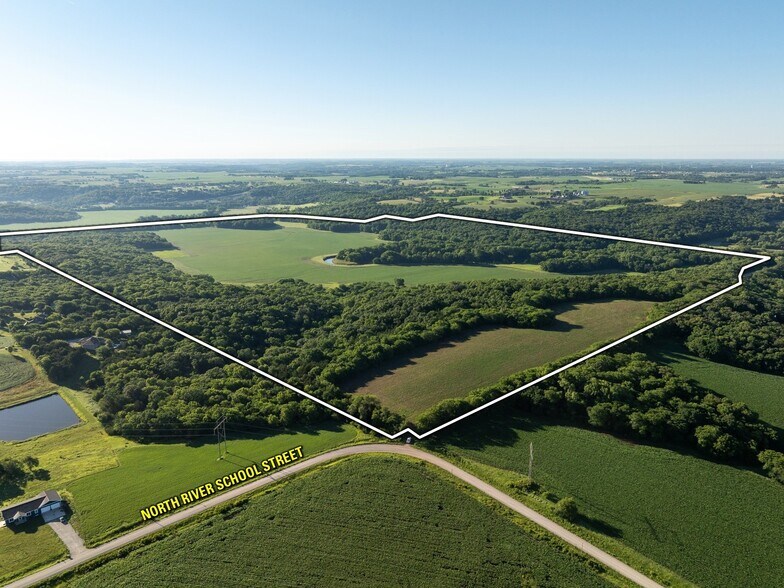 2132 N River School Rd, Winterset, IA à vendre - Photo de l’immeuble – Image 2 sur 15