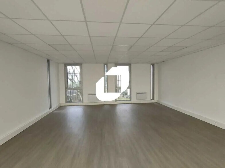 Bureau dans Vélizy-Villacoublay à louer - Photo de l’immeuble – Image 2 sur 18