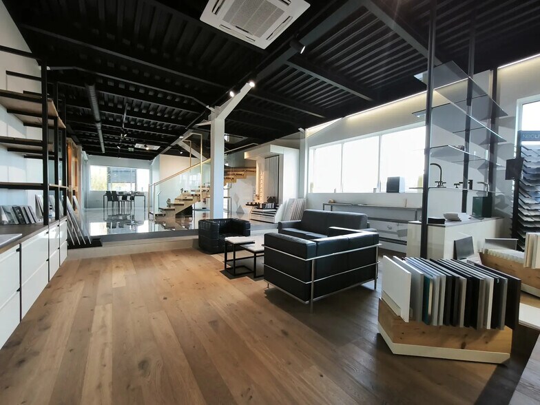 Bureau dans Viarmes à louer - Photo de l’immeuble – Image 3 sur 17