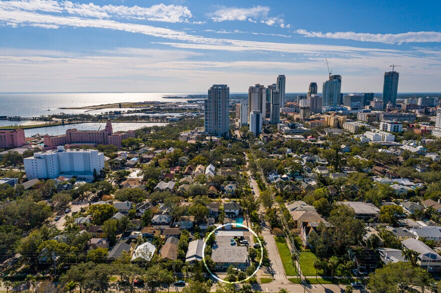 206 9th Ave NE, Saint Petersburg, FL à vendre - Photo de l’immeuble – Image 2 sur 24