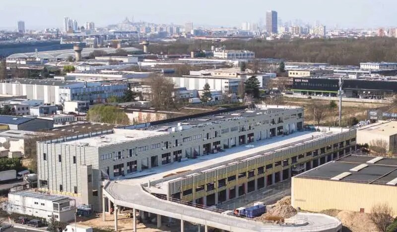 Local d’activités dans Bobigny à louer Photo de l’immeuble– Image 1 sur 3