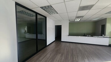 2501 N Green Valley Pky, Henderson, NV à louer Photo intérieure– Image 2 sur 10