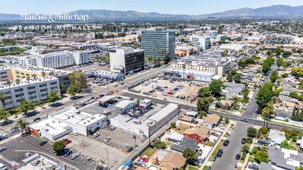 14444 Lanark St, Panorama City, CA à vendre - Photo de l’immeuble – Image 3 sur 11