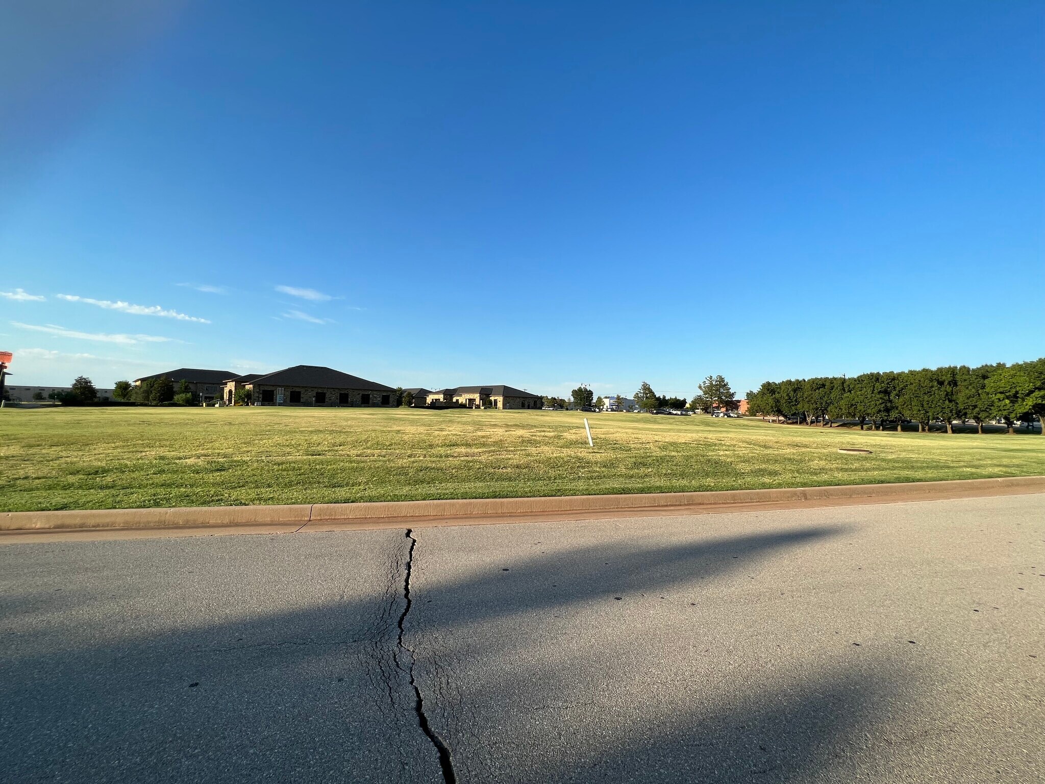 S Kelley Avenue, Edmond, OK à vendre Photo principale– Image 1 sur 4