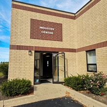 473 Park Ave, Lake Villa, IL à louer Photo de l’immeuble– Image 1 sur 16