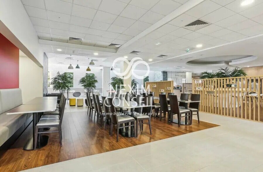 Bureau dans Nanterre à louer - Photo de l’immeuble – Image 3 sur 14