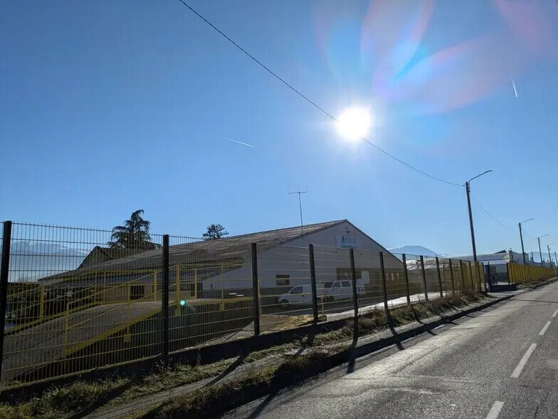 Bureau dans Échirolles à vendre - Photo de l’immeuble – Image 2 sur 6