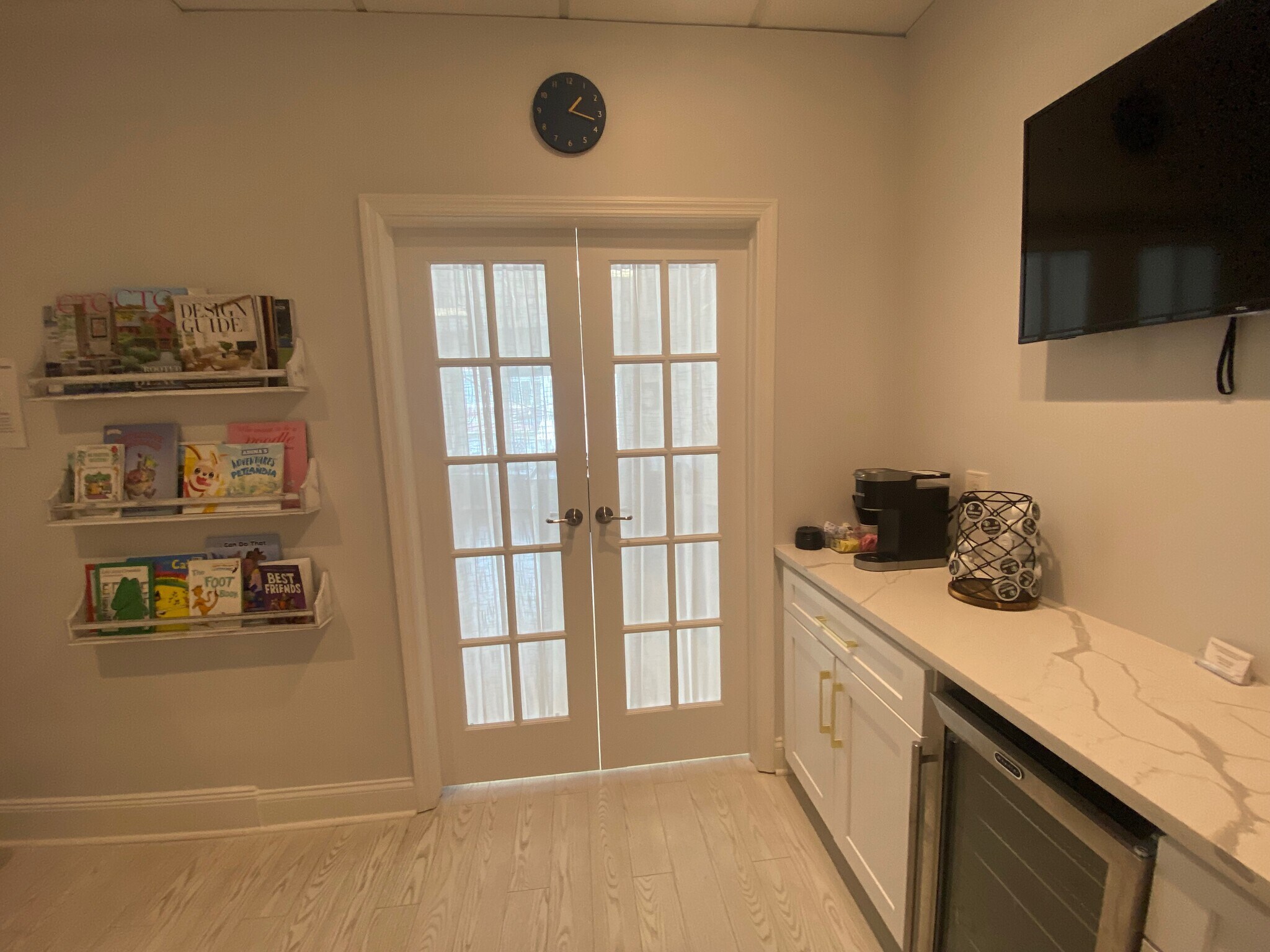 45 E Putnam Ave, Greenwich, CT à louer Photo intérieure– Image 1 sur 5