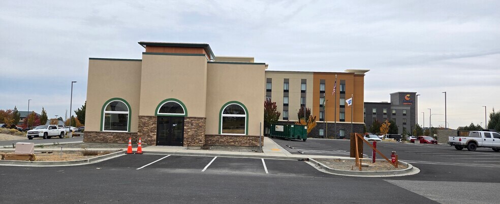 3719 Plaza Way, Kennewick, WA à louer - Photo de l’immeuble – Image 2 sur 5