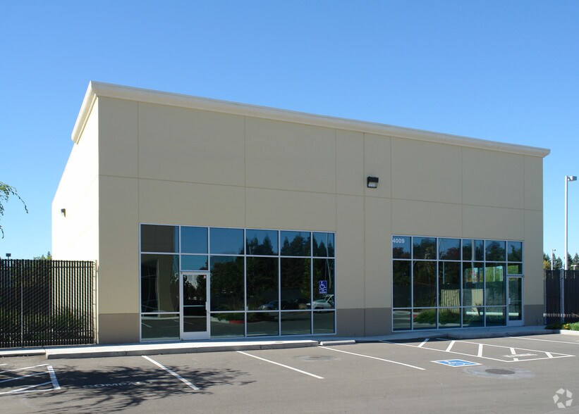 4009 Vista Park Ct, Sacramento, CA à vendre - Photo de l’immeuble – Image 2 sur 5