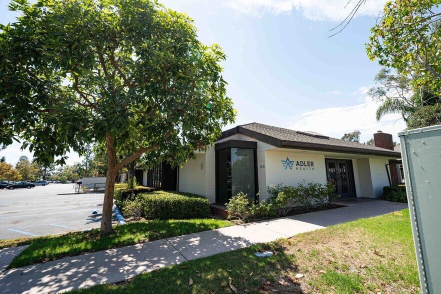 3151 Airway Ave, Costa Mesa, CA à vendre - Photo de l’immeuble – Image 3 sur 12