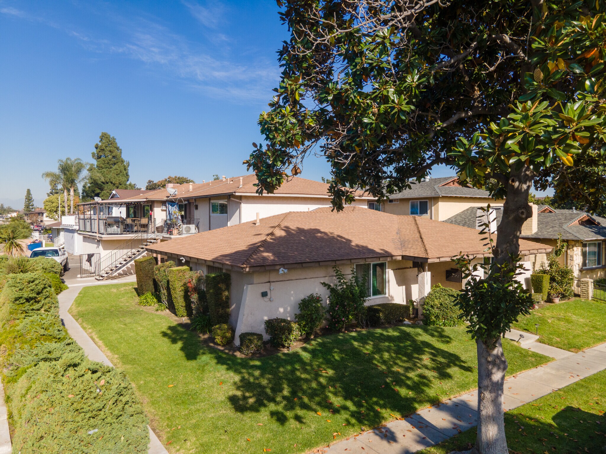 1215 S Athena Way, Anaheim, CA à vendre Photo principale– Image 1 sur 17