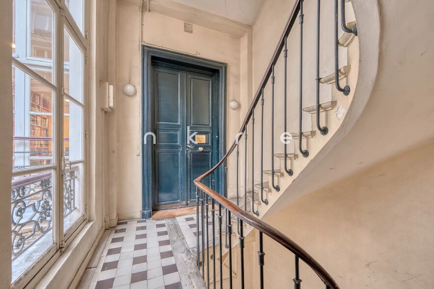 Bureau dans Paris à louer - Photo de l’immeuble – Image 2 sur 9